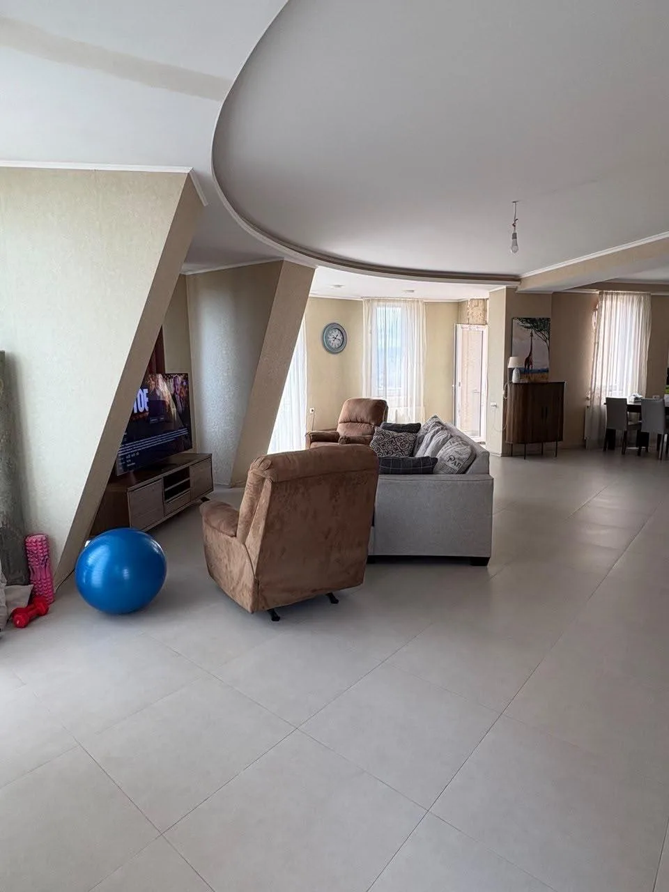 414th Anapa Division St, 16 · 128.9 m² · 5/9