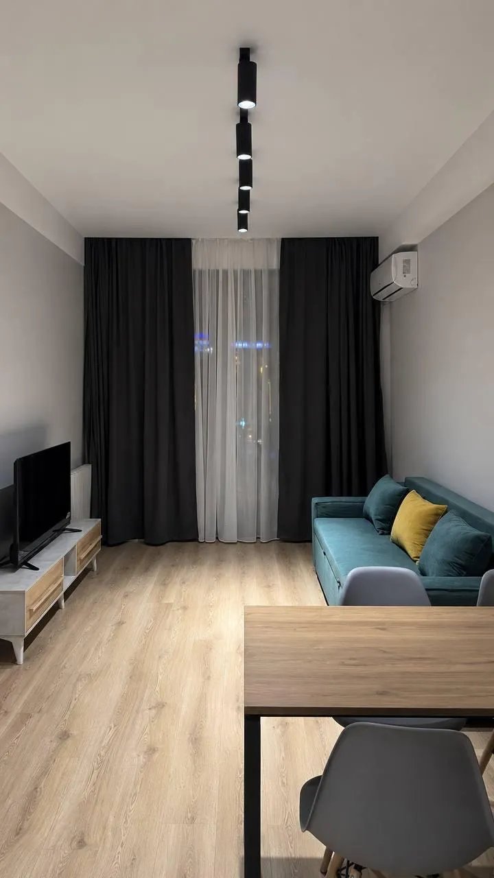 Mark Bronshtein St, 5 · 49 m² · 2