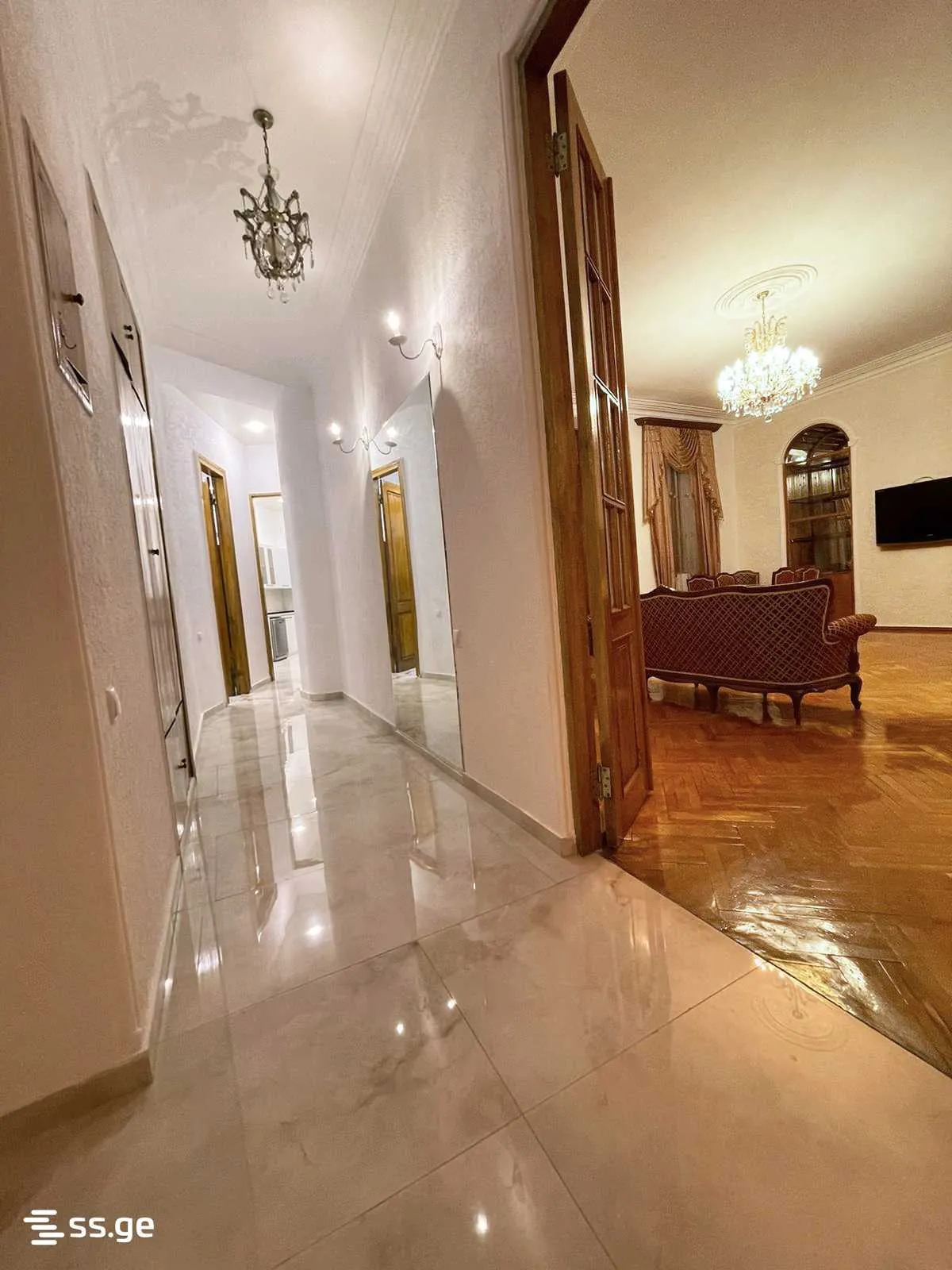 5 room Flat For Rent. Sololaki · 6