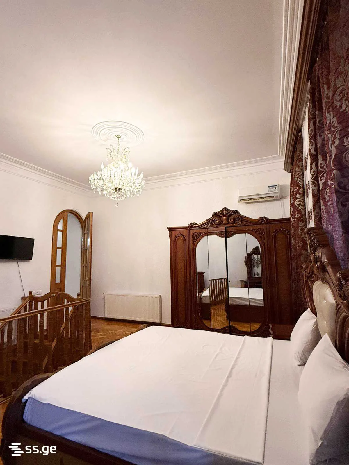 5 room Flat For Rent. Sololaki · 9/12