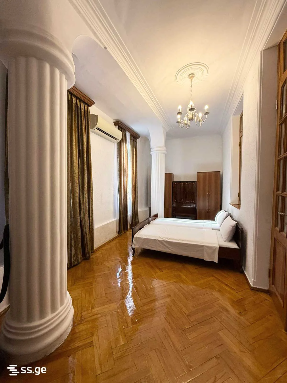 5 room Flat For Rent. Sololaki · 10/12