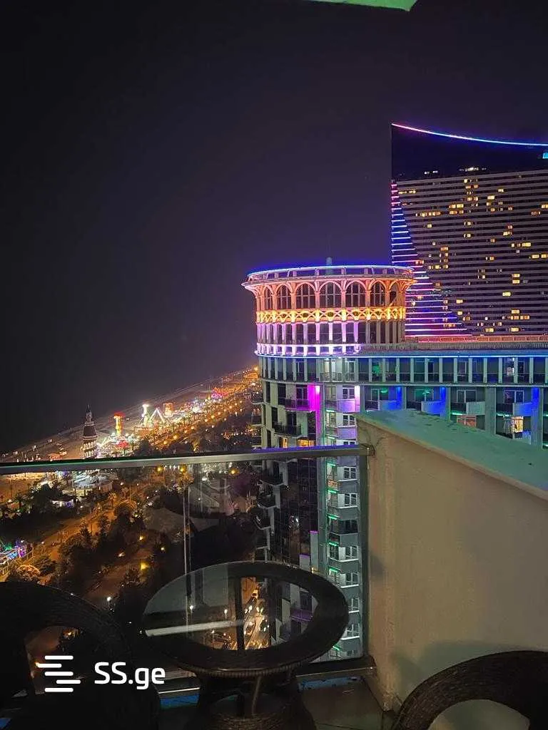 2 room Flat For Sale. Batumi · 4