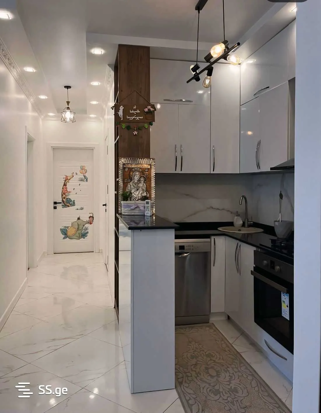 3 room Flat For Sale. Batumi · 4