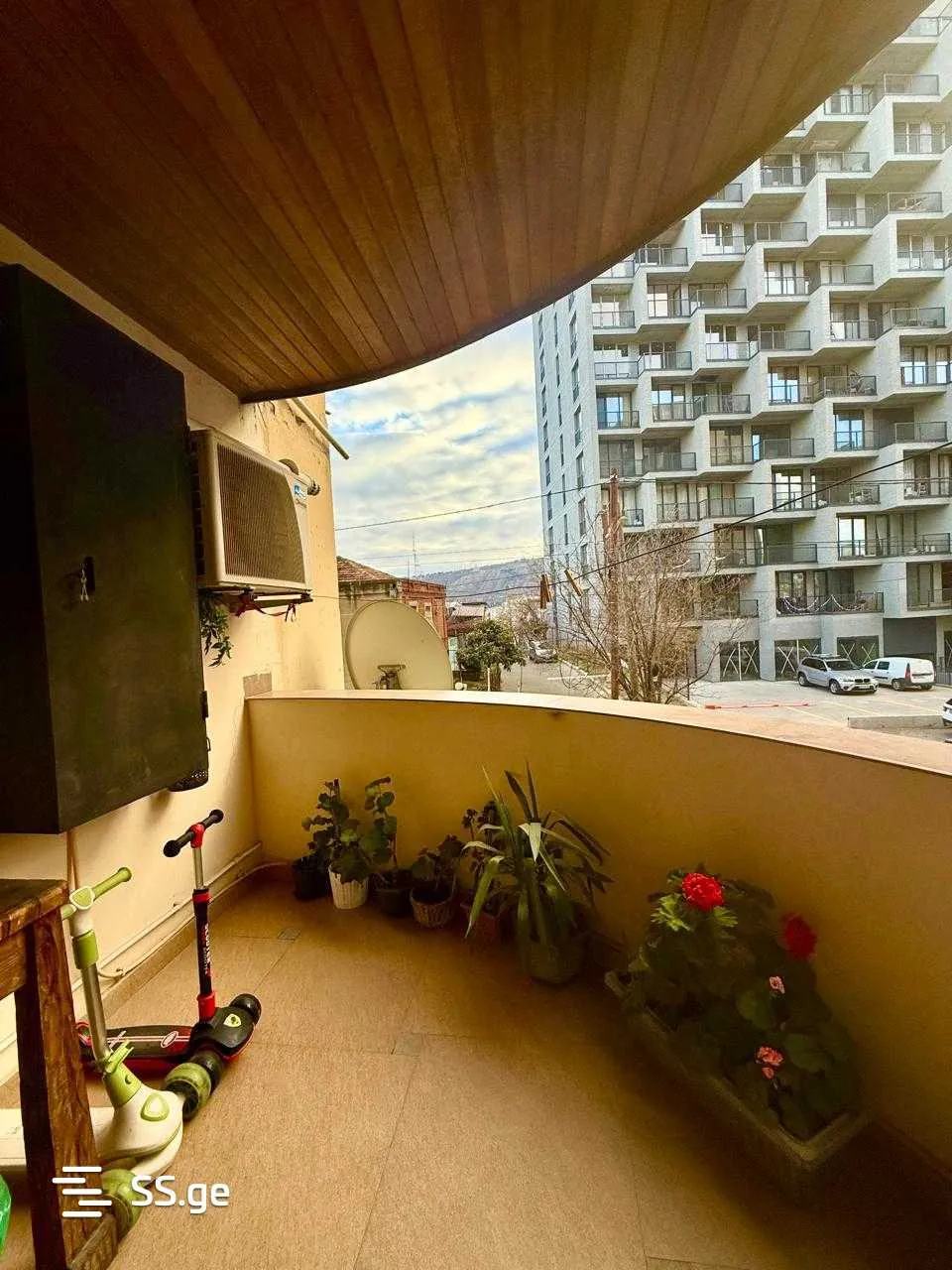 9 room Flat For Sale. Saburtalo · 3