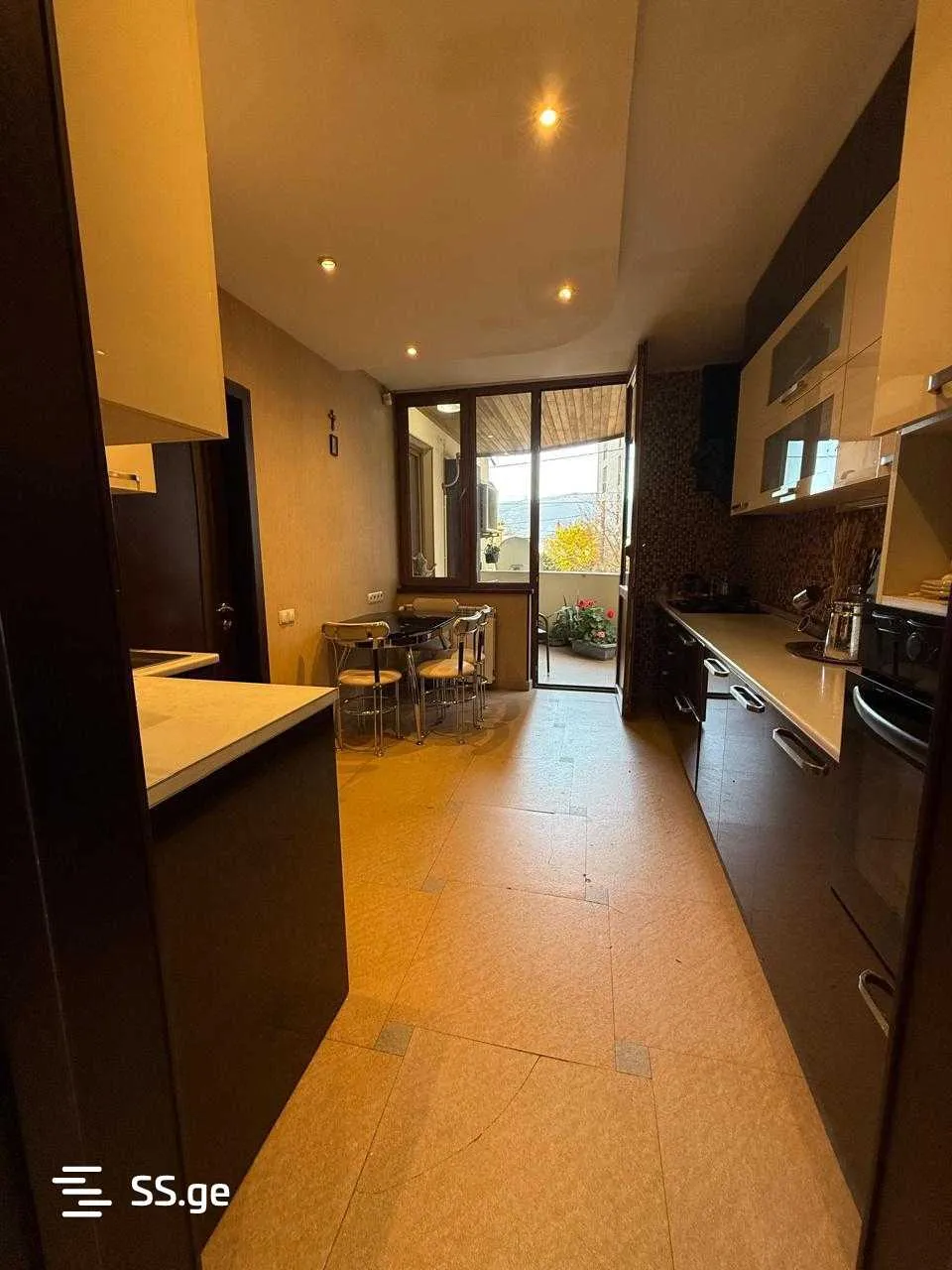 9 room Flat For Sale. Saburtalo · 6