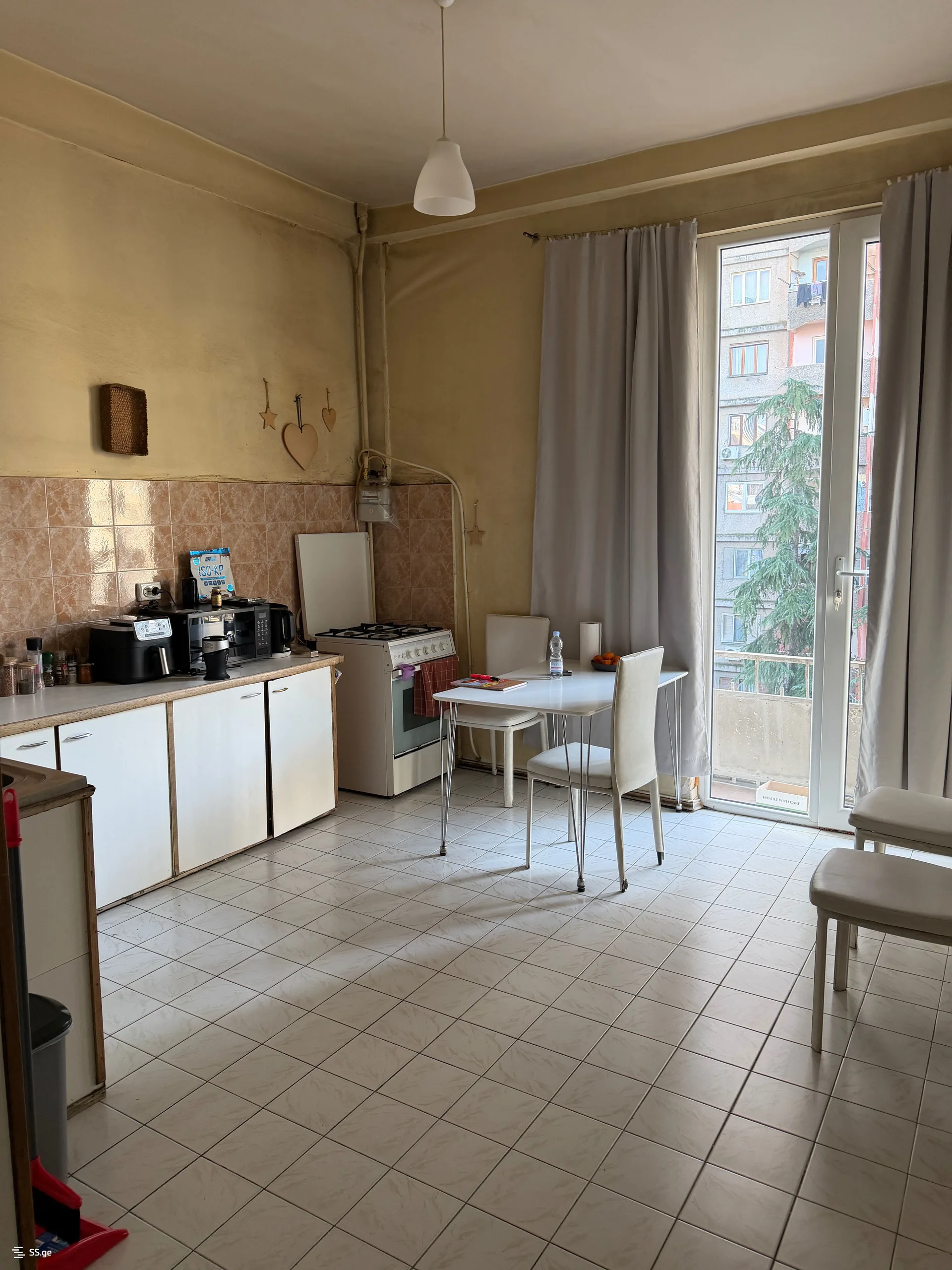 6 room Flat For Sale. Saburtalo · 12/12