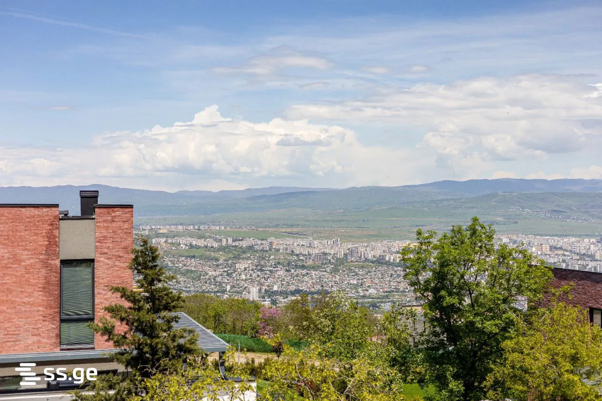 3 room Flat For Sale. Ortachala · 7/12