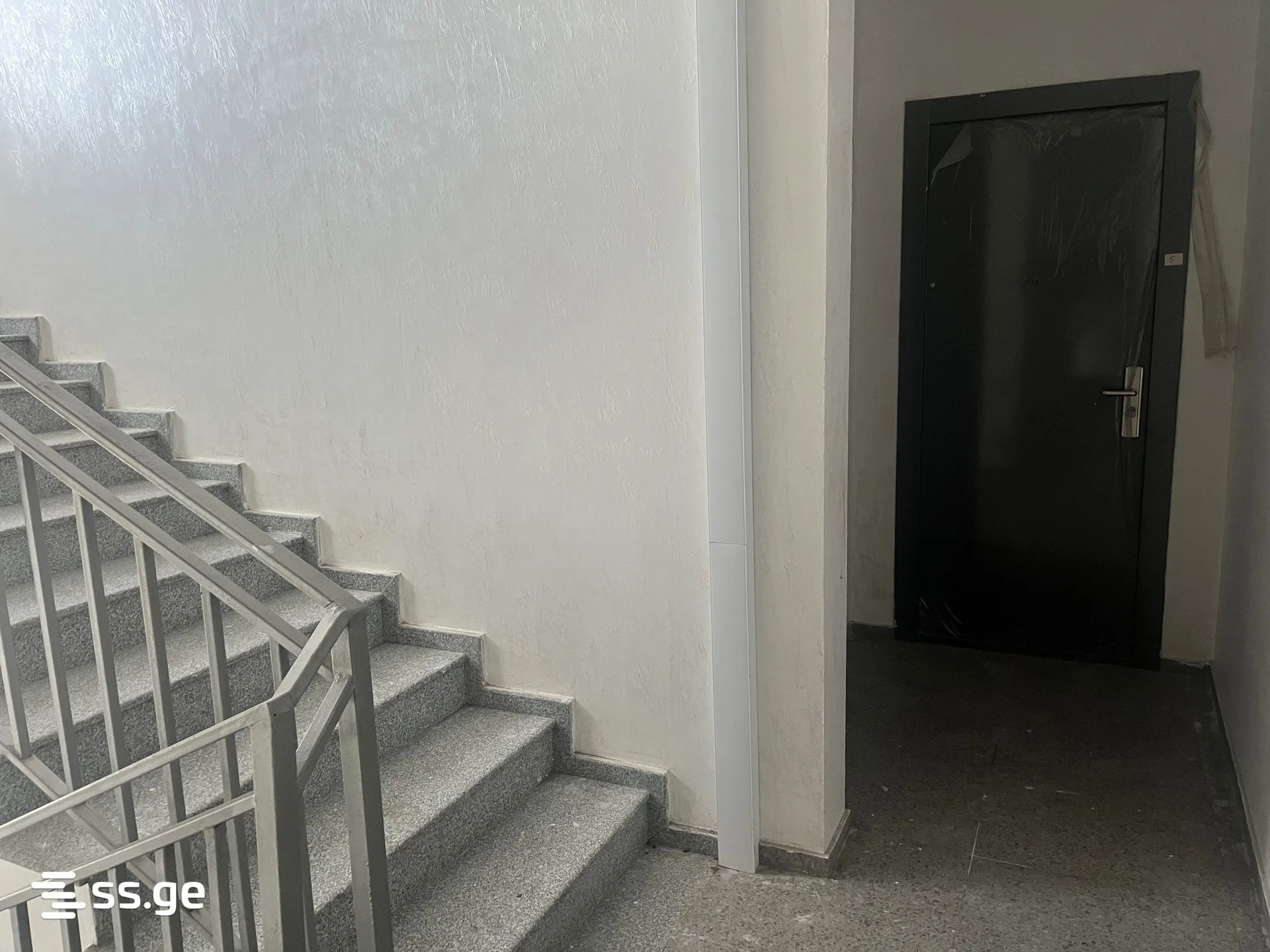 2 room Flat For Sale. Batumi · 3/12