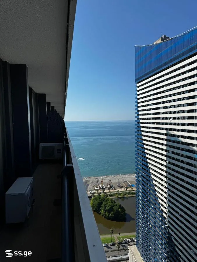 3 room Flat For Sale. Batumi · 8/11