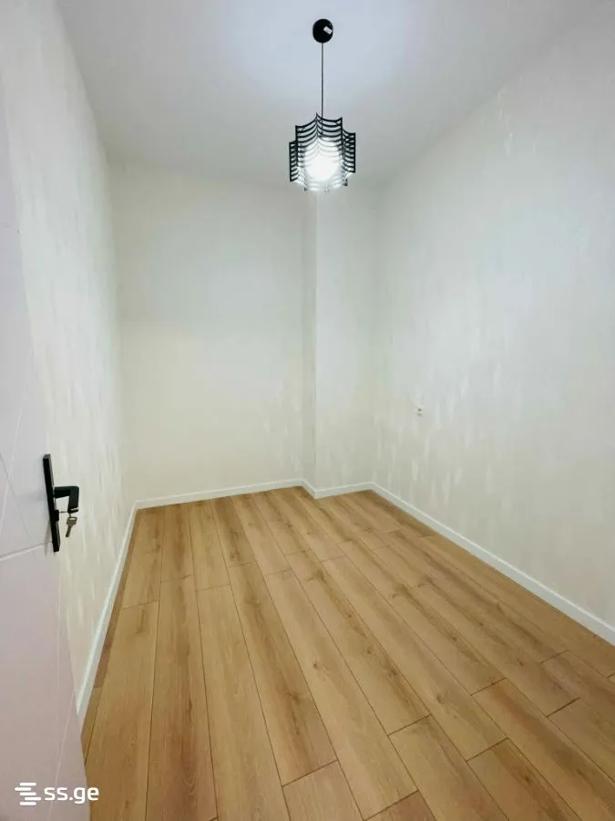3 room Flat For Sale. Digomi · 6