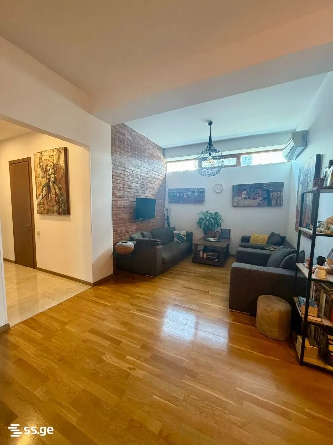 4 room Flat For Sale. Saburtalo · 4