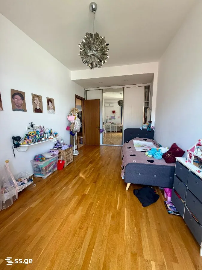 4 room Flat For Sale. Saburtalo · 10/12