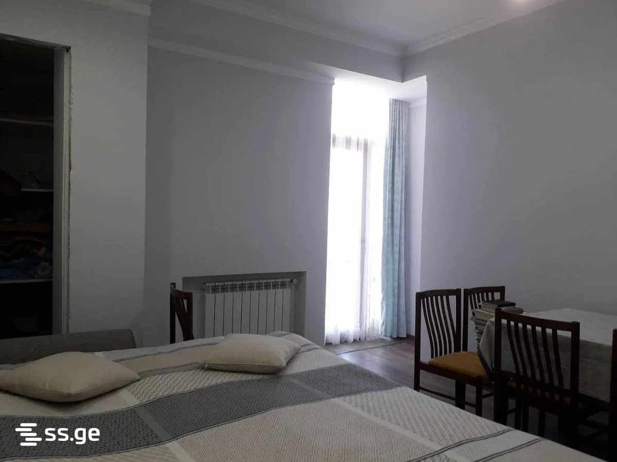 5 room Flat For Sale. Batumi · 4/12