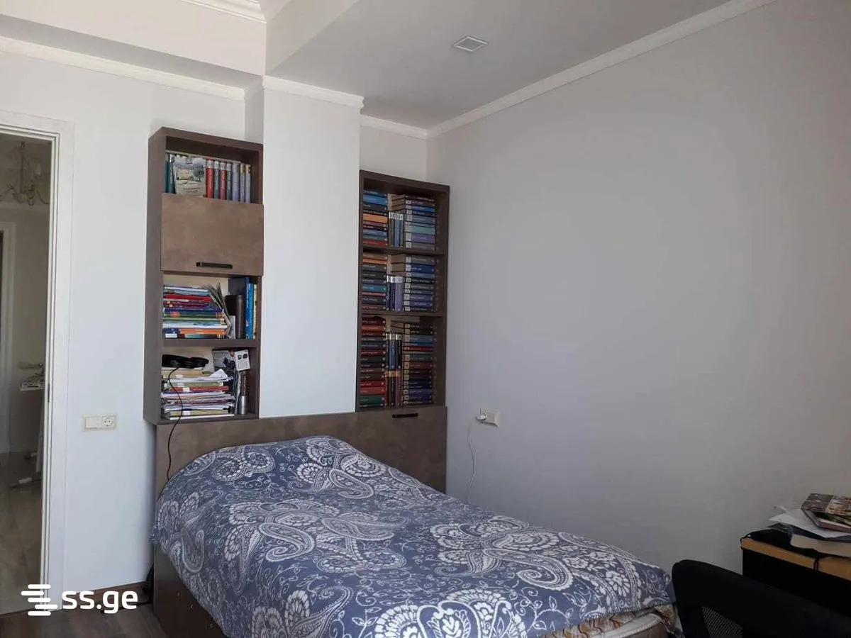 5 room Flat For Sale. Batumi · 10