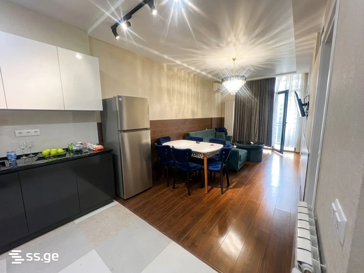 3 room Flat For Sale. Batumi · 9/9
