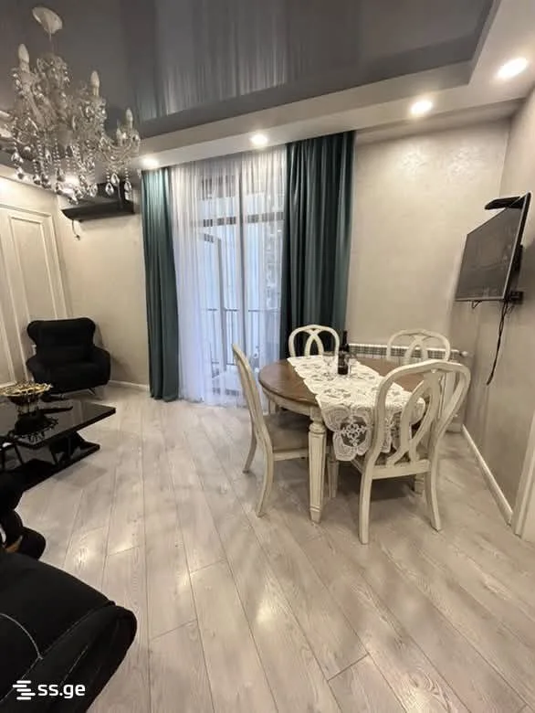 4 room Flat For Rent. Batumi · 2/12