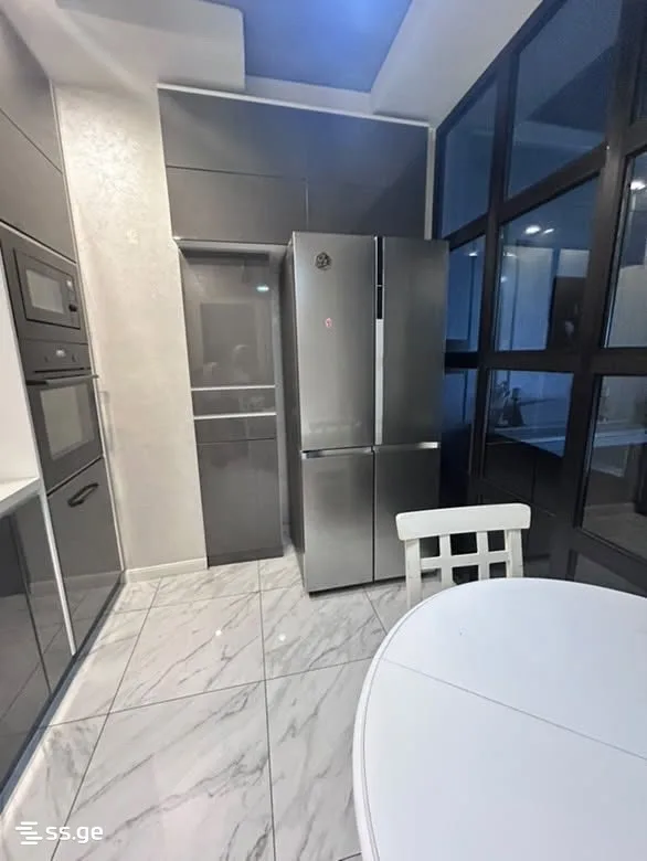 4 room Flat For Rent. Batumi · 8/12