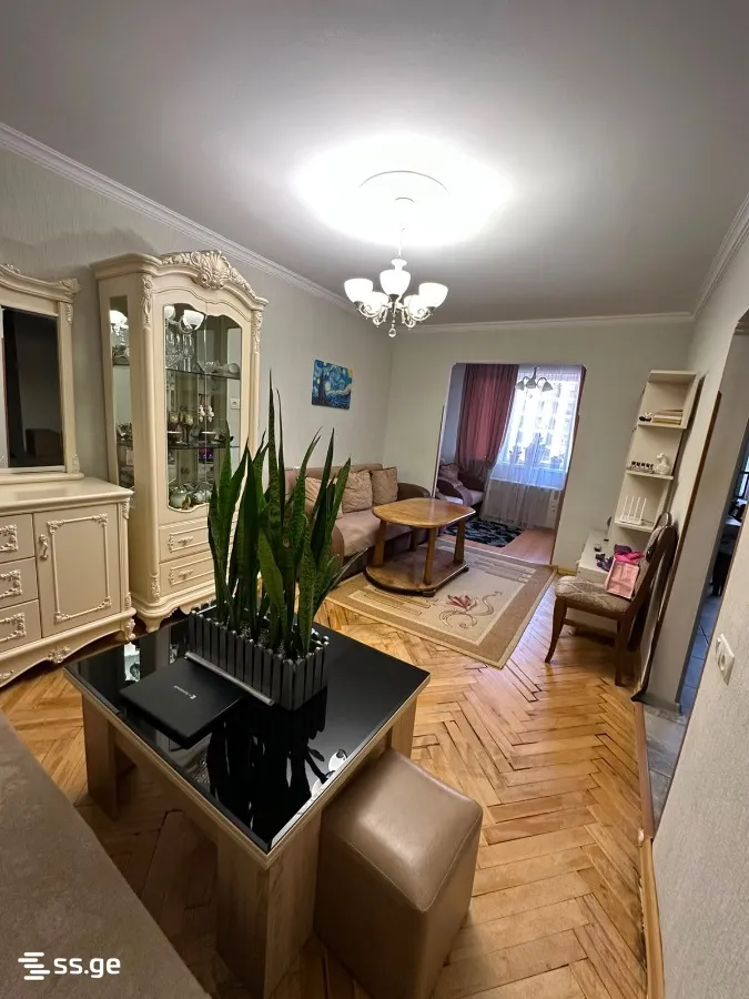 4 room Flat For Sale. Varketili · 4