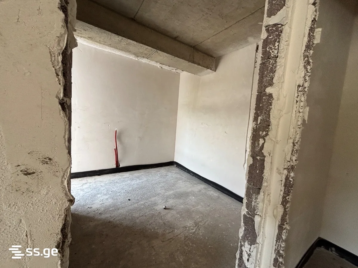 4 room Flat For Sale. Saburtalo · 6/12