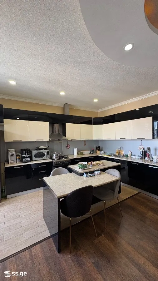 3 room Flat For Sale. Saburtalo · 8