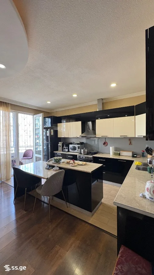 3 room Flat For Sale. Saburtalo · 9/12
