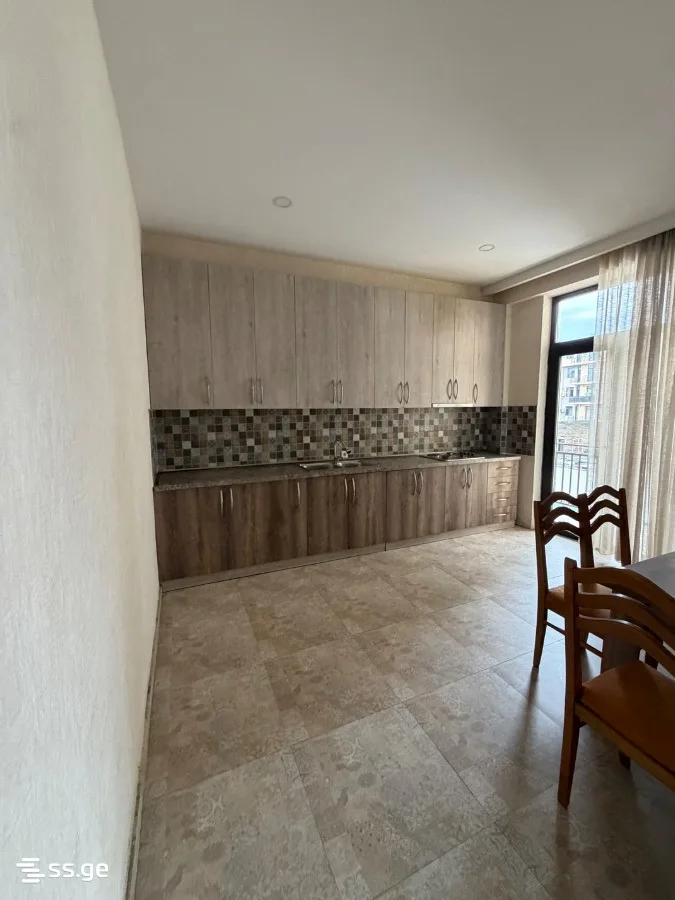 3 room Flat For Sale. Digomi · 4/8