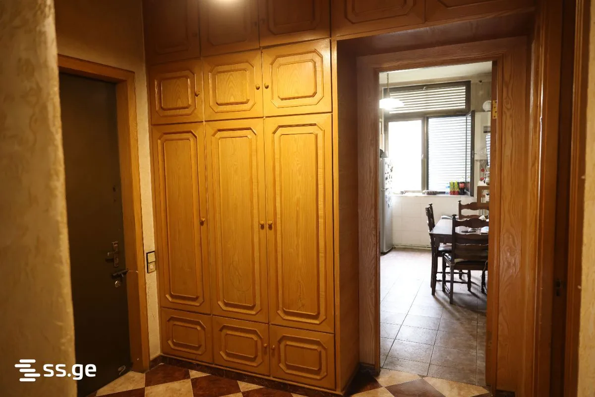 5 room Flat For Sale. Saburtalo · 5/12
