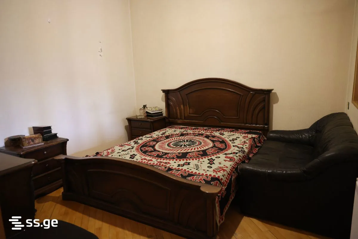 5 room Flat For Sale. Saburtalo · 6/12