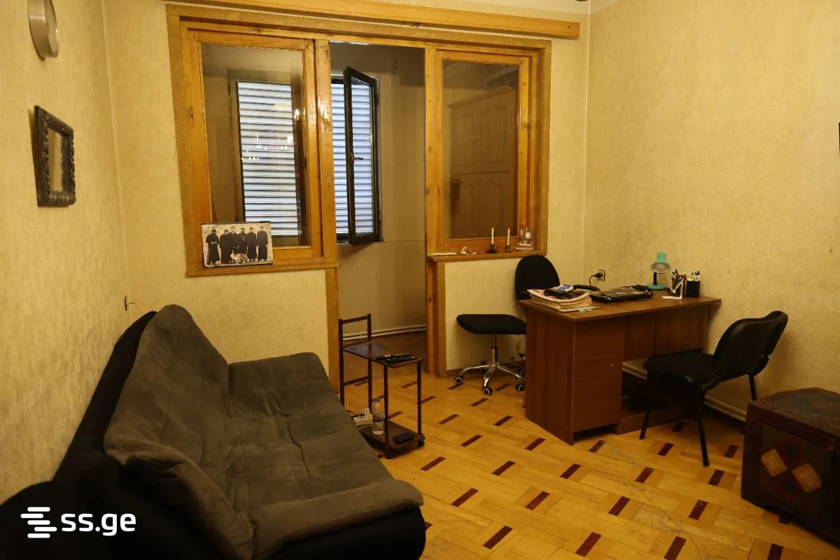 5 room Flat For Sale. Saburtalo · 8/12