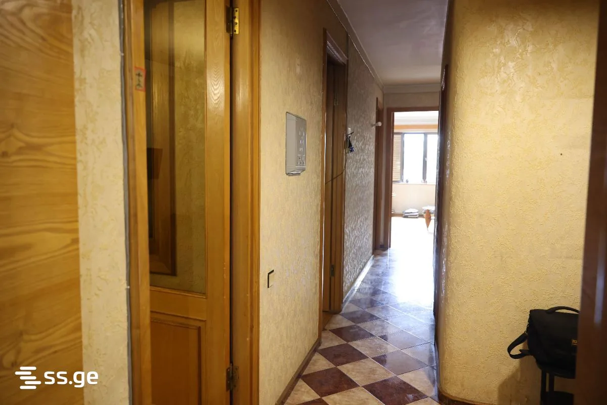 5 room Flat For Sale. Saburtalo · 9/12