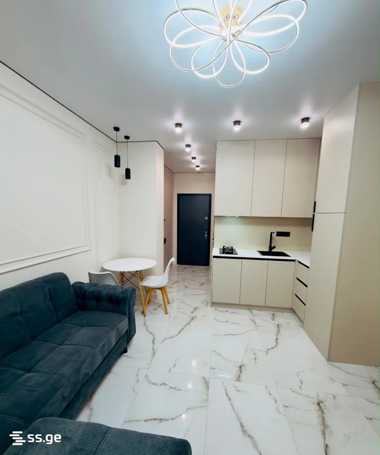 2 room Flat For Sale. Batumi · 4/11