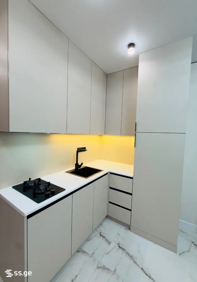 2 room Flat For Sale. Batumi · 5/11