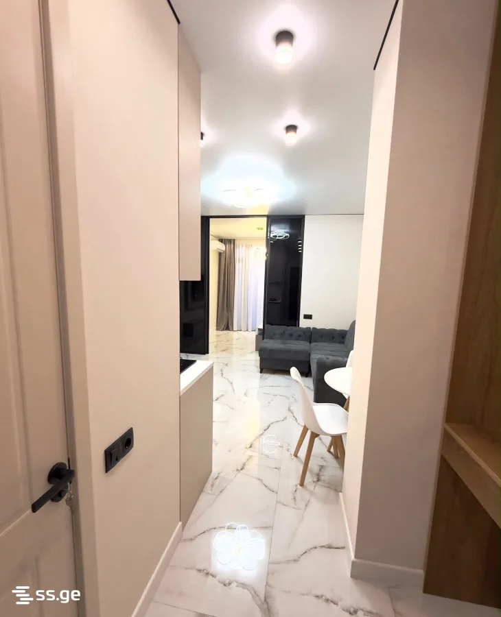 2 room Flat For Sale. Batumi · 8/11