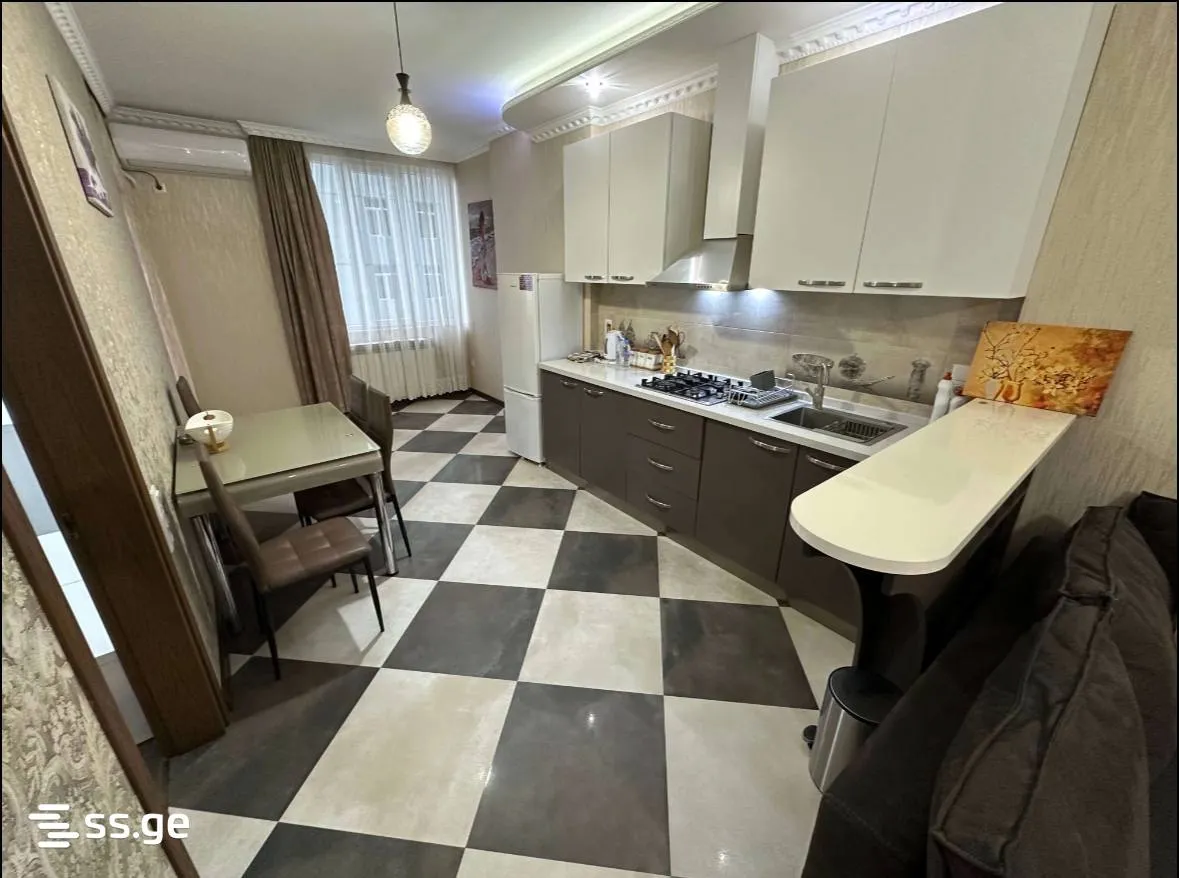 2 room Flat For Rent. Batumi · 4