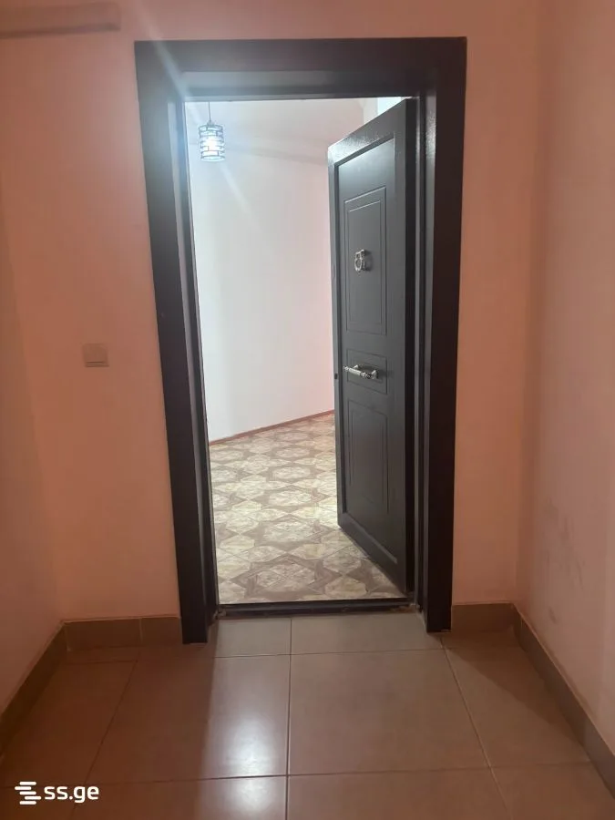 3 room Flat For Sale. Isani · 4/12