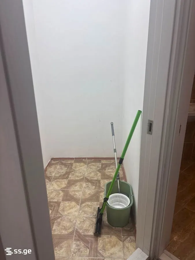3 room Flat For Sale. Isani · 7