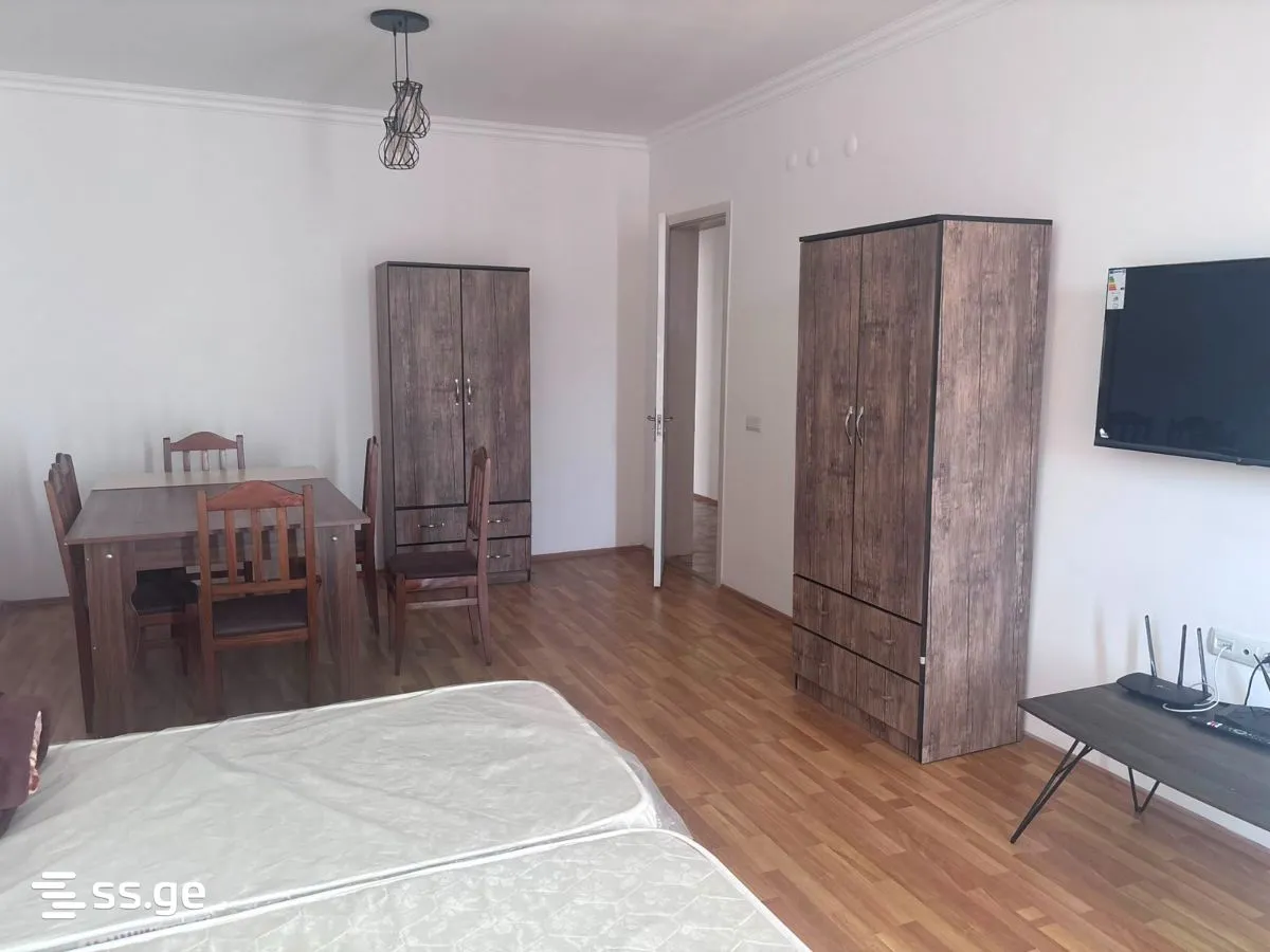 3 room Flat For Sale. Isani · 9