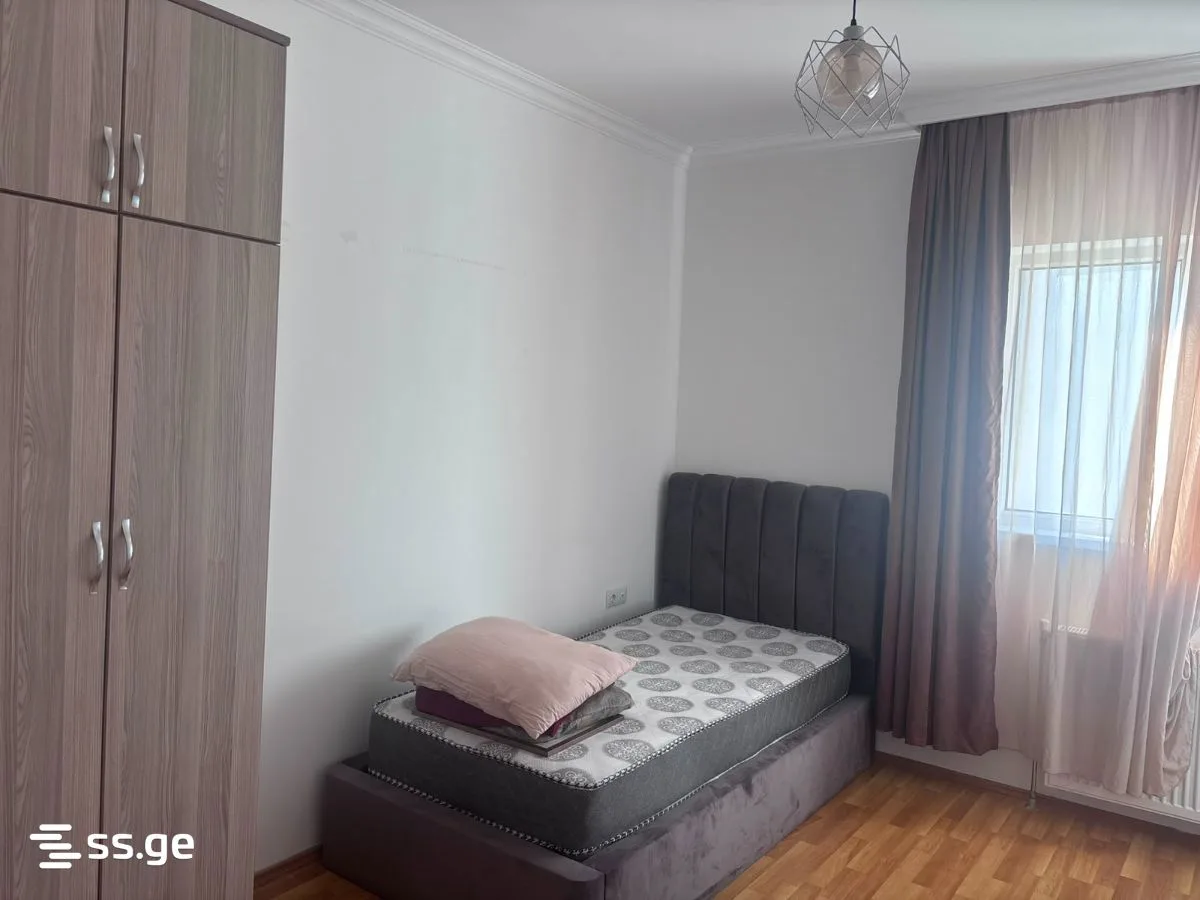 3 room Flat For Sale. Isani · 10/12