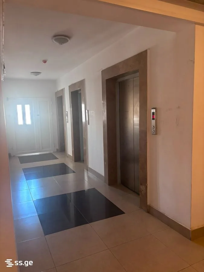 3 room Flat For Sale. Isani · 12/12