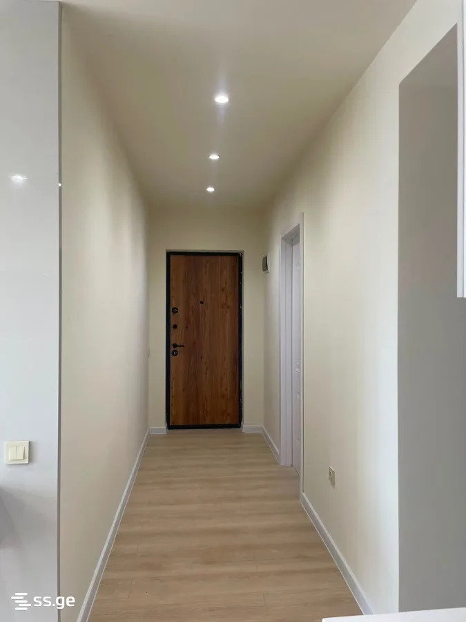 3 room Flat For Sale. Isani · 3/12