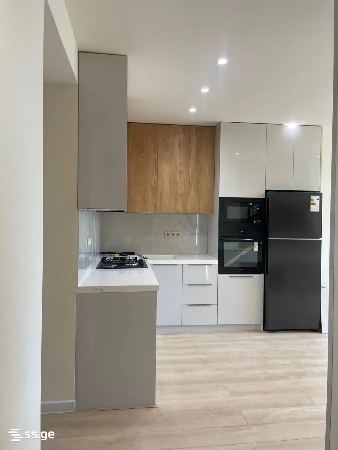 3 room Flat For Sale. Isani · 4