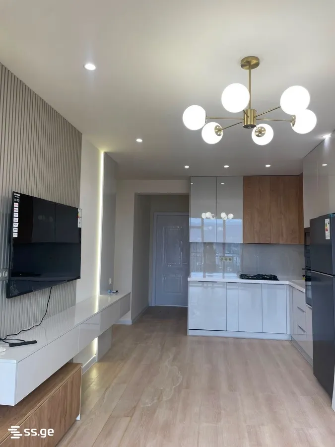 3 room Flat For Sale. Isani · 5