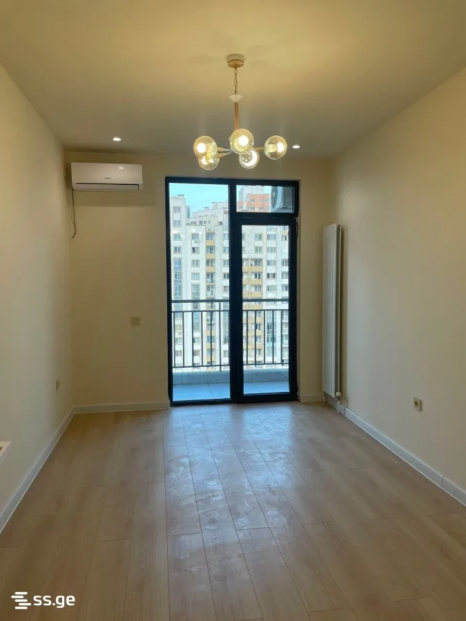3 room Flat For Sale. Isani · 9/12