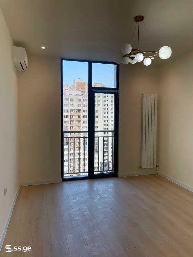 3 room Flat For Sale. Isani · 10/12