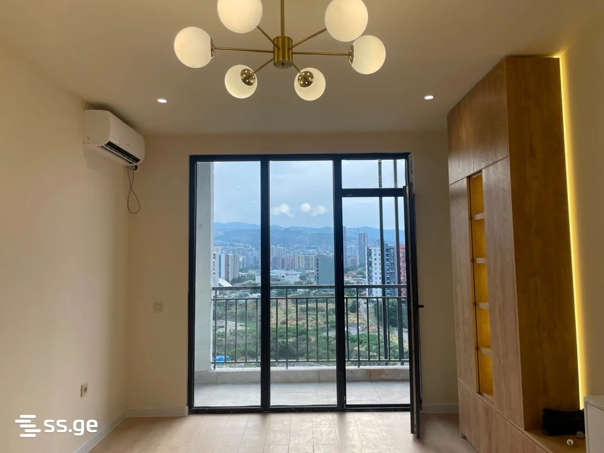 3 room Flat For Sale. Isani · 11/12