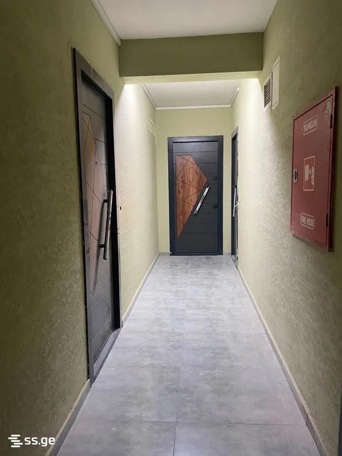 3 room Flat For Sale. Isani · 12