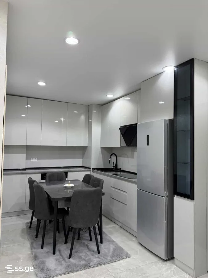 3 room Flat For Rent. Batumi · 2/12