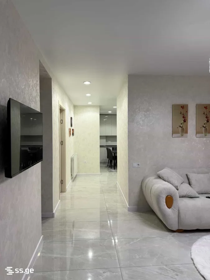 3 room Flat For Rent. Batumi · 4/12