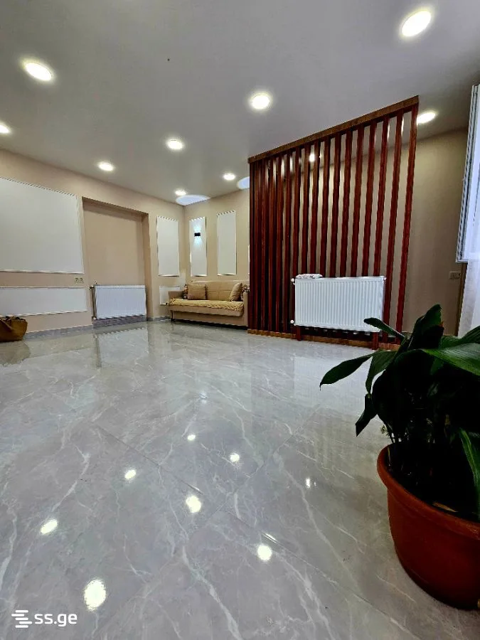 2 room Flat For Rent. Batumi · 6/12