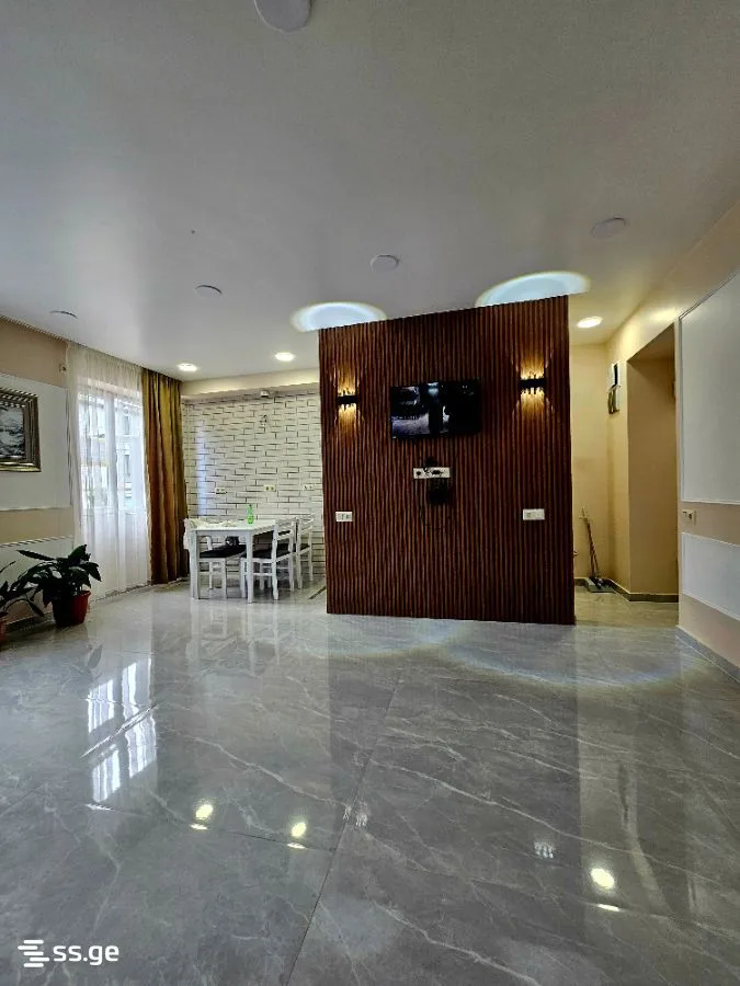 2 room Flat For Rent. Batumi · 11/12